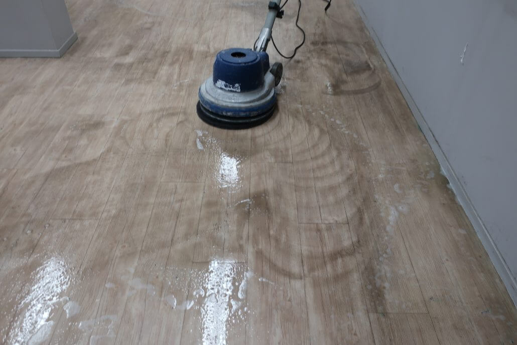 🧼Vloeren reiniging en vloeren onderhoud in Groningen – Schoonmaakbedrijf Wesko